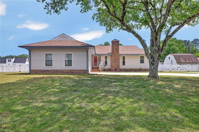401 Cannon DR, Carrollton, VA 23314