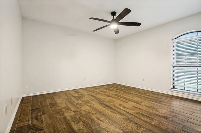 2806 Cinnamon Springs Road, Glenn Heights, TX 75154