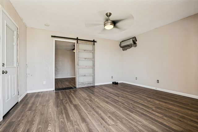 2806 Cinnamon Springs Road, Glenn Heights, TX 75154