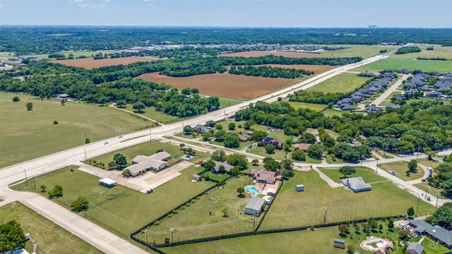 2806 Cinnamon Springs Road, Glenn Heights, TX 75154