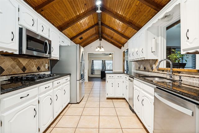 2806 Cinnamon Springs Road, Glenn Heights, TX 75154
