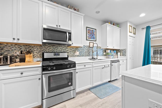 574 CANNONBALL Drive, Grayslake, IL 60030