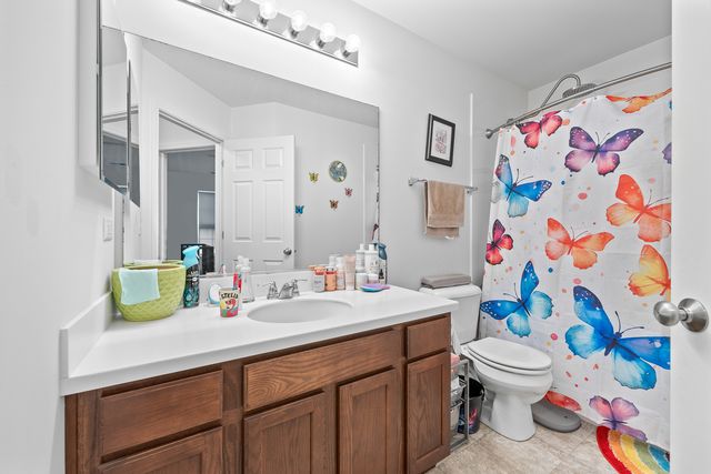 574 CANNONBALL Drive, Grayslake, IL 60030