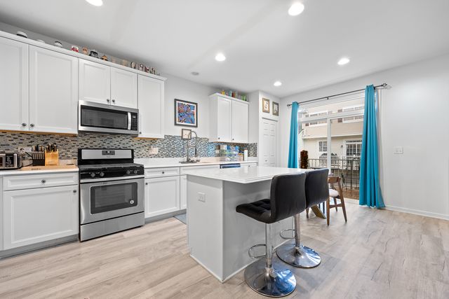 574 CANNONBALL Drive, Grayslake, IL 60030