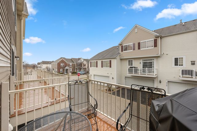 574 CANNONBALL Drive, Grayslake, IL 60030