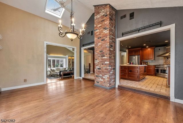 87 Buena Vista Dr, Ringwood Boro, NJ 07456