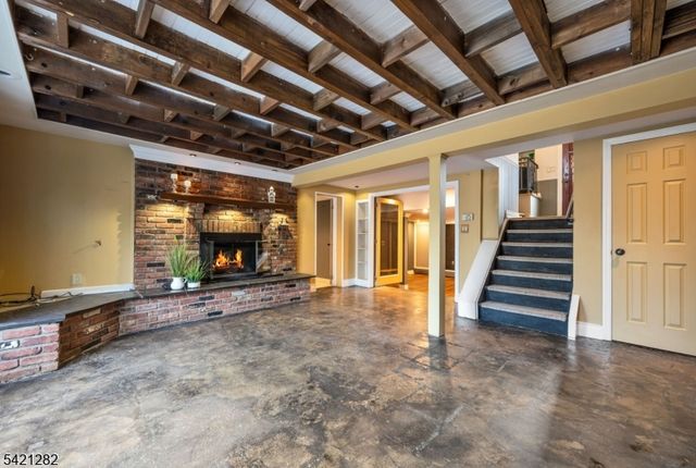 87 Buena Vista Dr, Ringwood Boro, NJ 07456