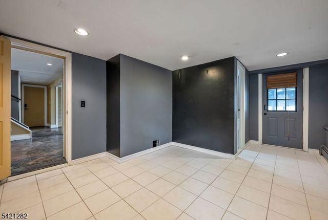 87 Buena Vista Dr, Ringwood Boro, NJ 07456