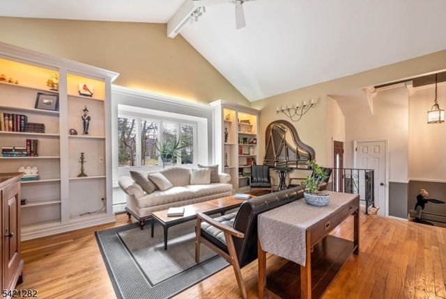 87 Buena Vista Dr, Ringwood Boro, NJ 07456