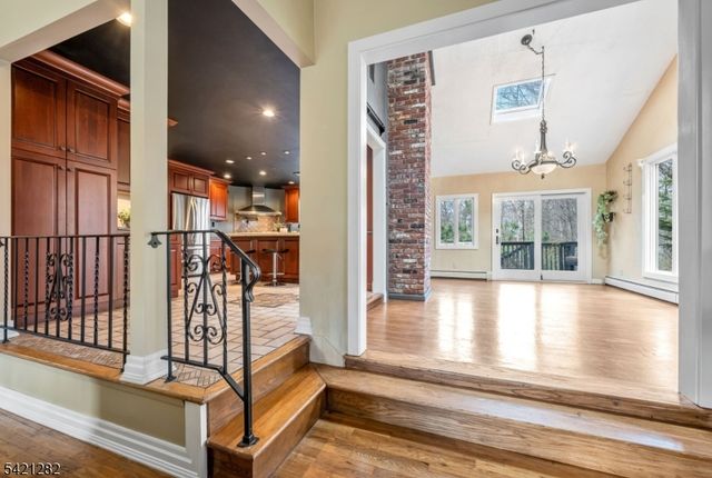 87 Buena Vista Dr, Ringwood Boro, NJ 07456