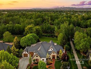 1156 E Riversong Dr, Eagle, ID 83616
