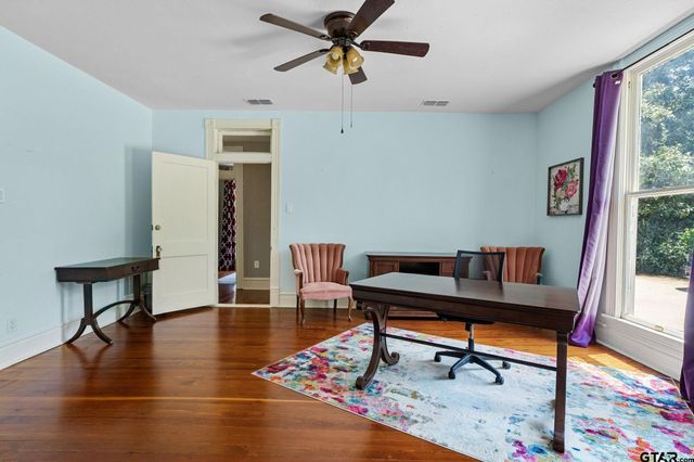 1009 N Pacific, Mineola, TX 75773