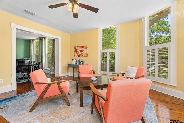 1009 N Pacific, Mineola, TX 75773