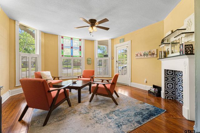 1009 N Pacific, Mineola, TX 75773