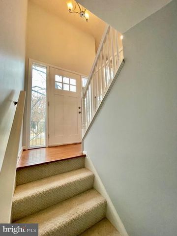 19229 SAINT JOHNSBURY LN, Germantown, MD 20876