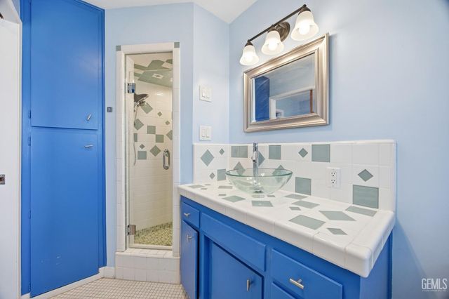 5833 Pembroke Avenue, Bakersfield, CA 93308