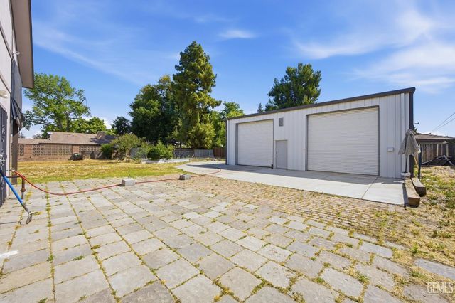 5833 Pembroke Avenue, Bakersfield, CA 93308