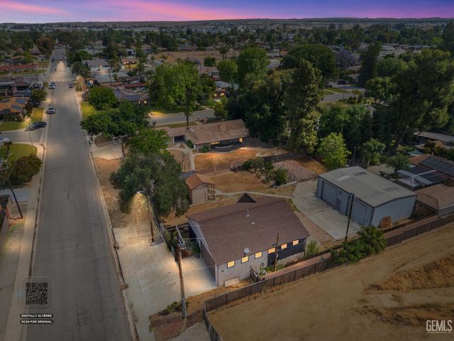 5833 Pembroke Avenue, Bakersfield, CA 93308