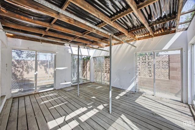 5833 Pembroke Avenue, Bakersfield, CA 93308