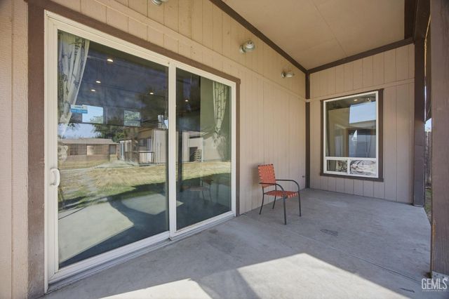 5833 Pembroke Avenue, Bakersfield, CA 93308