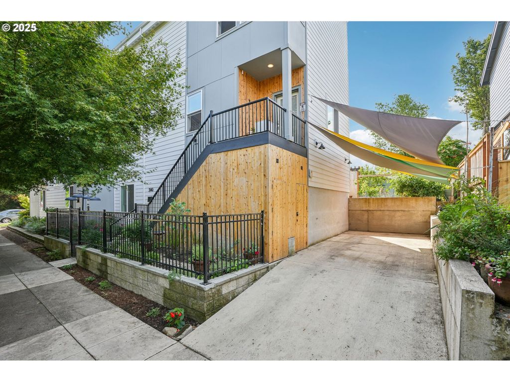 3140 Se FRANCIS St, Portland, OR 97202