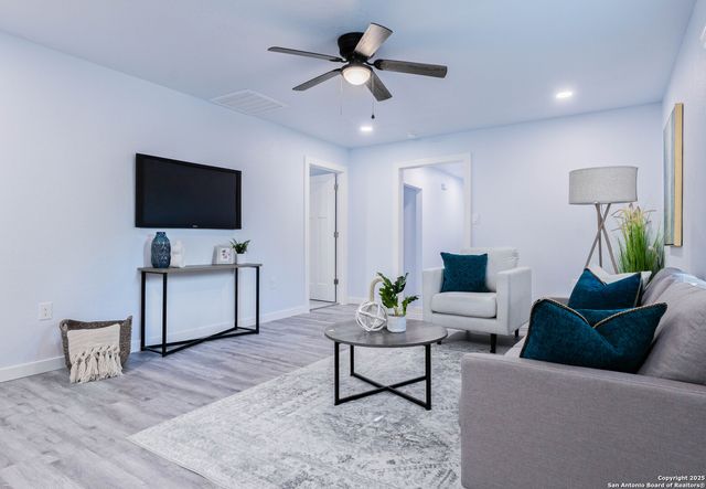 418 Gulf, San Antonio, TX 78202