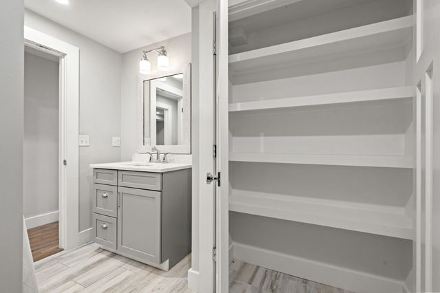 2-4 Crossman St 4, Boston, MA 02126