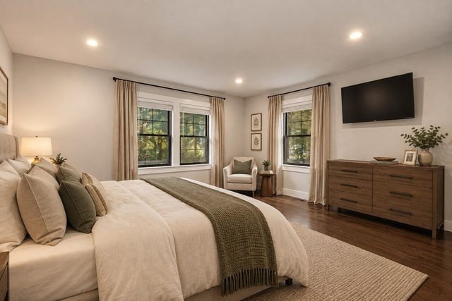 2-4 Crossman St 4, Boston, MA 02126
