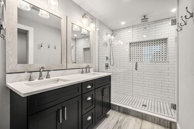 2-4 Crossman St 4, Boston, MA 02126