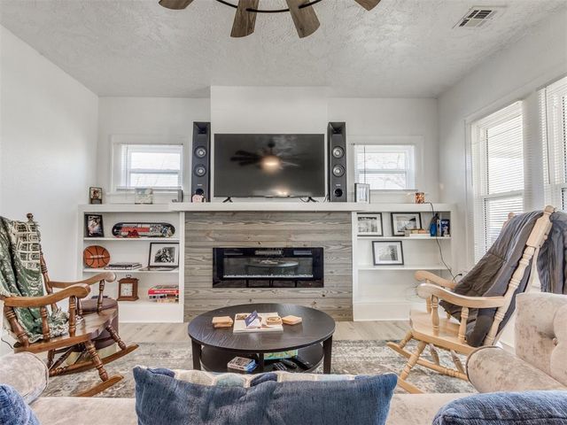 1317 N Wisconsin Avenue, Oklahoma City, OK 73117