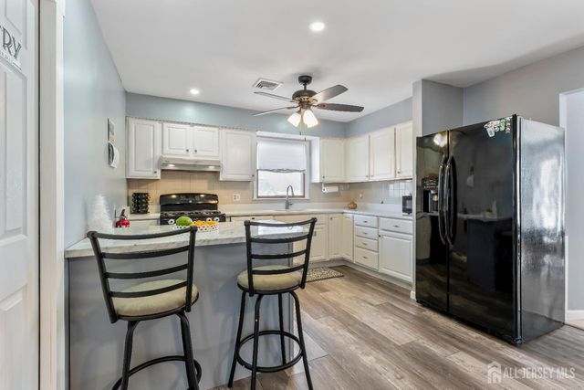 8 Tanglewood Drive, Barnegat, NJ 08005