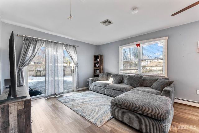 8 Tanglewood Drive, Barnegat, NJ 08005