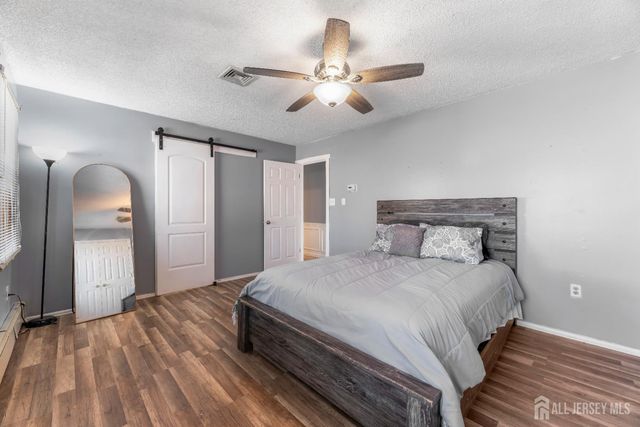 8 Tanglewood Drive, Barnegat, NJ 08005