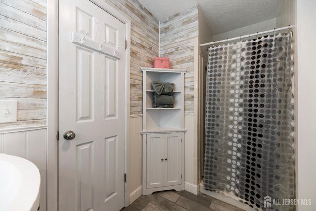 8 Tanglewood Drive, Barnegat, NJ 08005