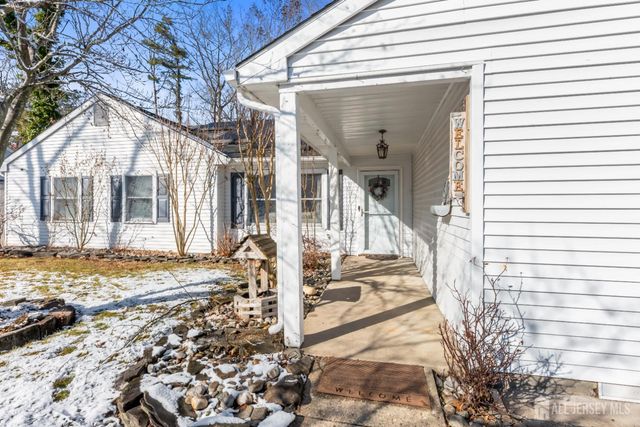 8 Tanglewood Drive, Barnegat, NJ 08005