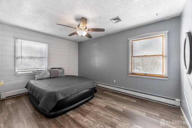 8 Tanglewood Drive, Barnegat, NJ 08005