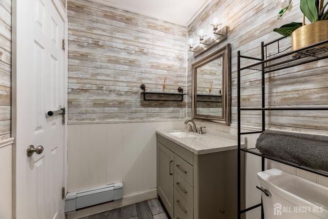 8 Tanglewood Drive, Barnegat, NJ 08005