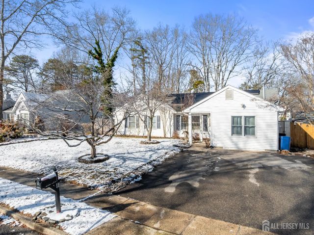 8 Tanglewood Drive, Barnegat, NJ 08005