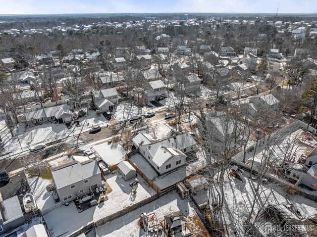 8 Tanglewood Drive, Barnegat, NJ 08005