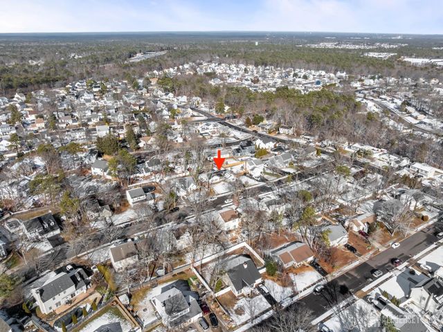 8 Tanglewood Drive, Barnegat, NJ 08005