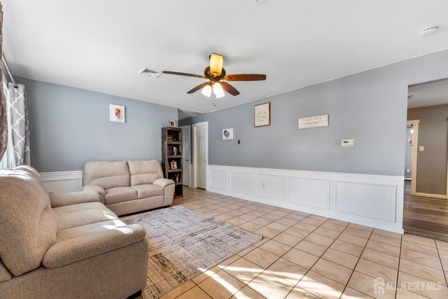 8 Tanglewood Drive, Barnegat, NJ 08005