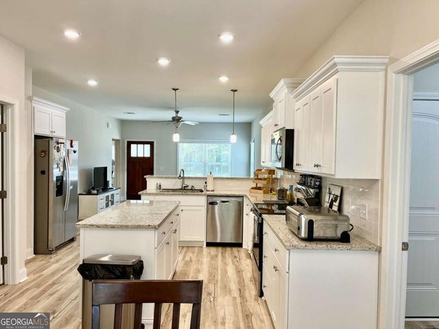 1016 Pine Street, Darien, GA 31305