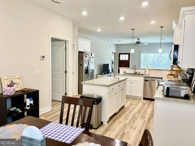 1016 Pine Street, Darien, GA 31305