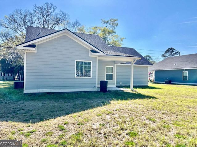 1016 Pine Street, Darien, GA 31305