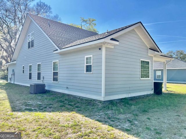 1016 Pine Street, Darien, GA 31305