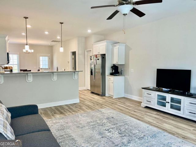 1016 Pine Street, Darien, GA 31305