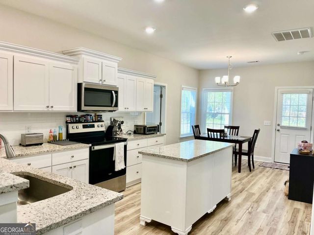 1016 Pine Street, Darien, GA 31305