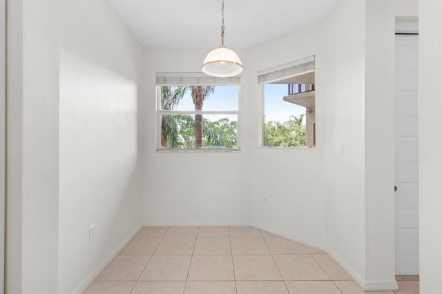 26 Royal Palm Way 304, Boca Raton, FL 33432