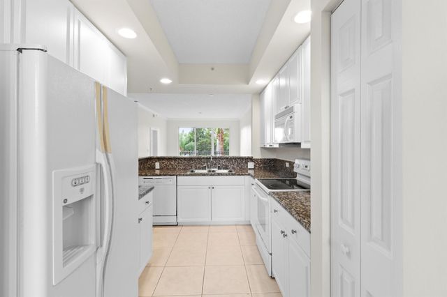 26 Royal Palm Way 304, Boca Raton, FL 33432