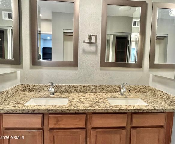 10449 N 9TH Street, Phoenix, AZ 85020